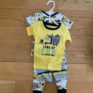 BNWT Carter’s 4pc Cotton Pajamas